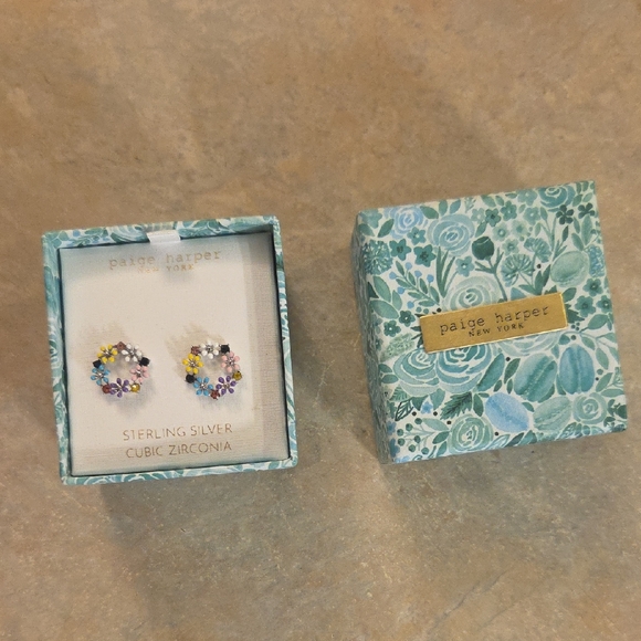 Sterling Silver Floral Earrings - Picture 1 of 3